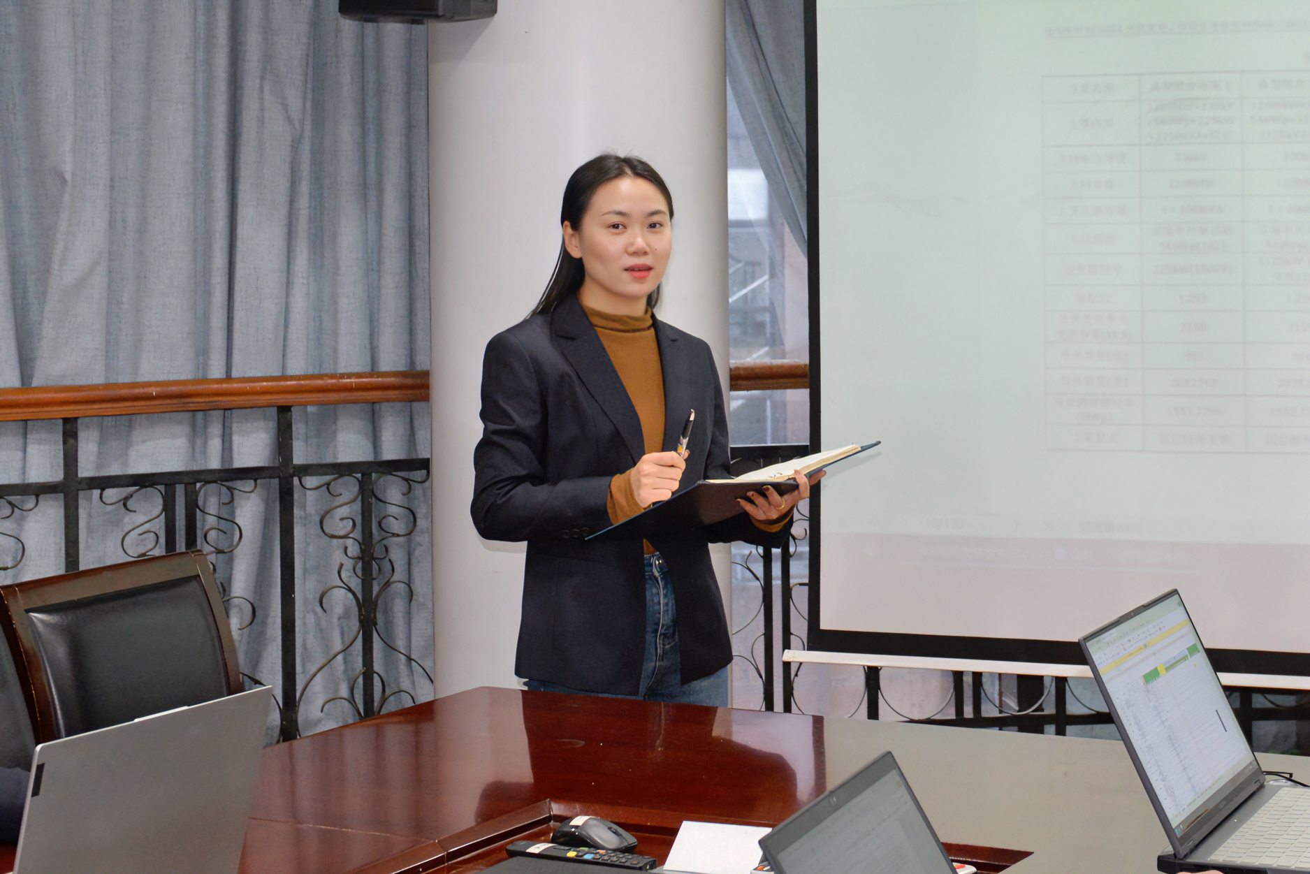 19.郭麗娜,寫(xiě)最優(yōu)的事業(yè)答卷。.jpg undefined